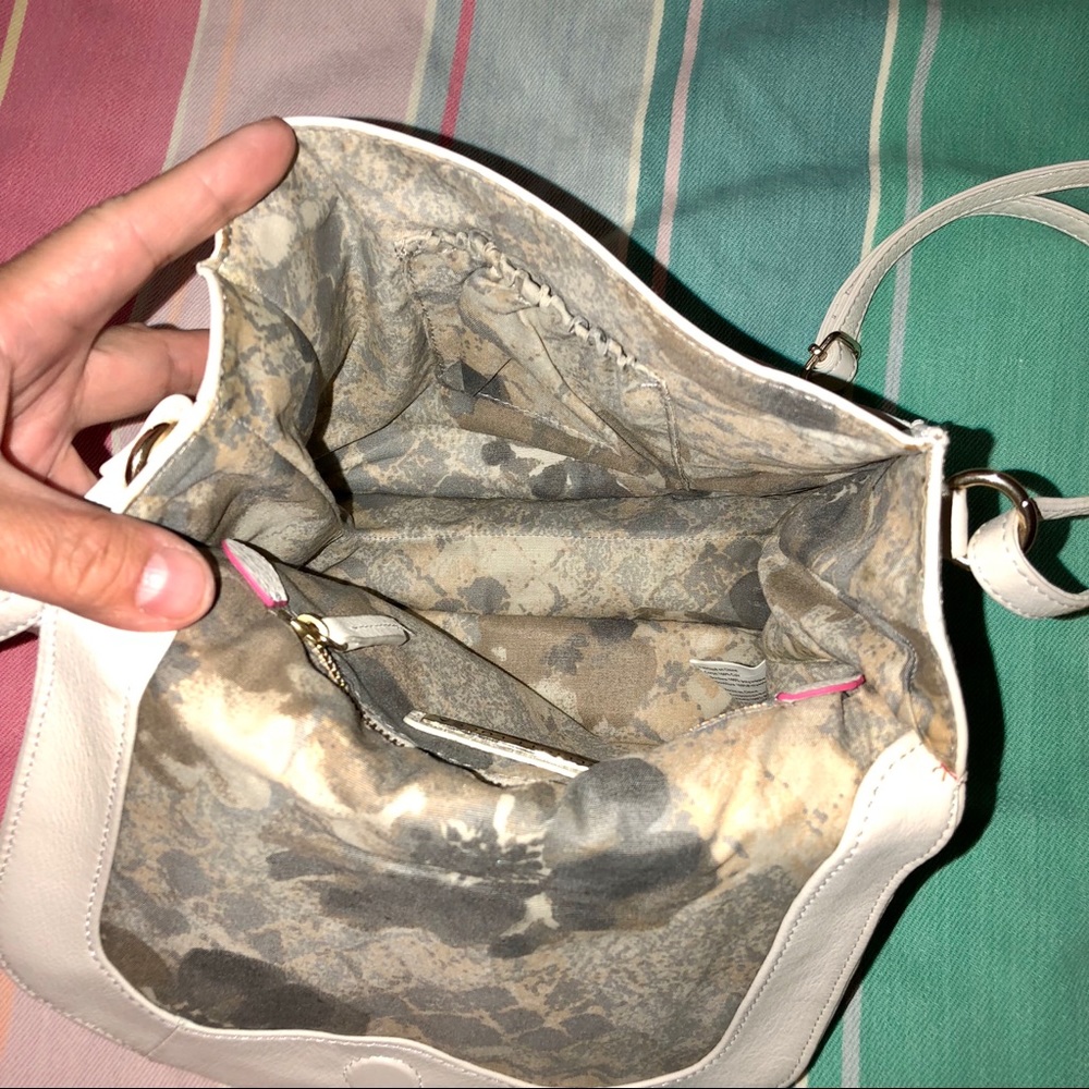 Elliott Lucca leather crossbody bag - Picture 7 of 8